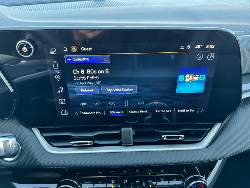 Chevrolet Equinox Vehicle Image 14