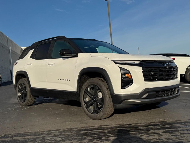 Chevrolet Equinox Vehicle Image 02