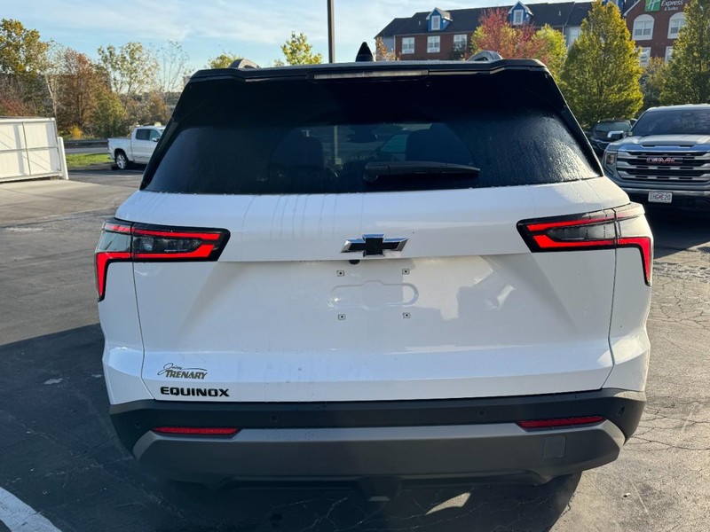 Chevrolet Equinox Vehicle Image 04