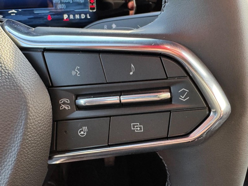 Chevrolet Equinox Vehicle Image 12