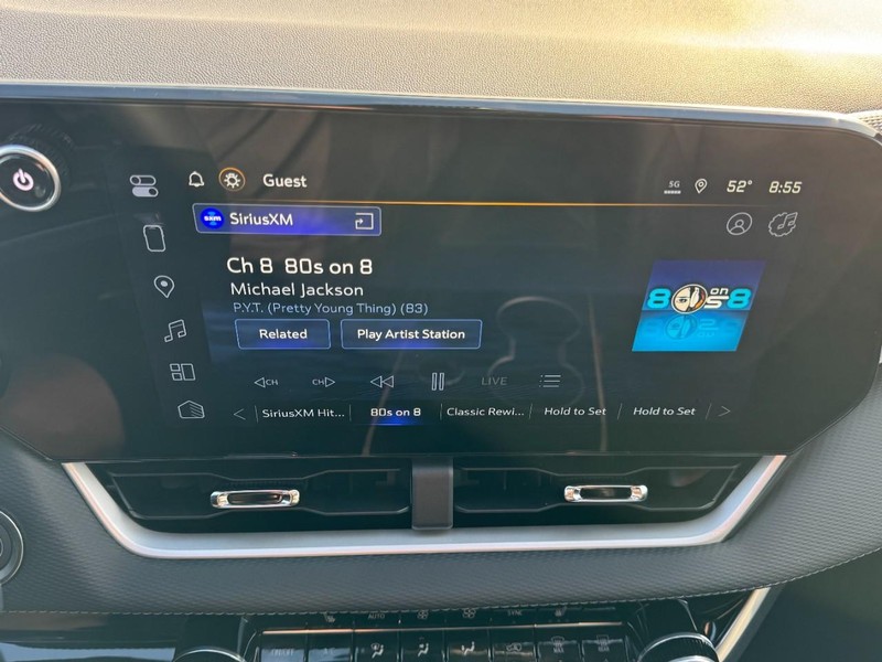 Chevrolet Equinox Vehicle Image 14