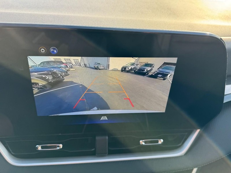 Chevrolet Equinox Vehicle Image 16