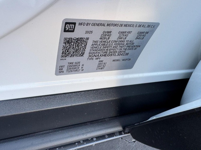 Chevrolet Equinox Vehicle Image 18