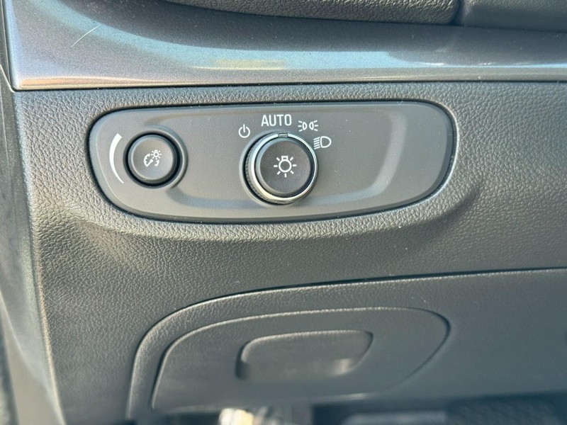 Buick Encore Vehicle Image 16