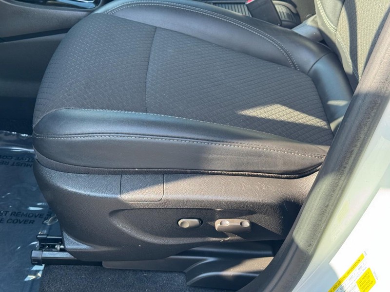Buick Encore Vehicle Image 22