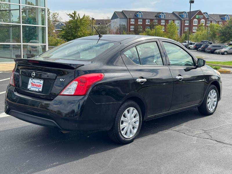 Nissan Versa Sedan Vehicle Image 03