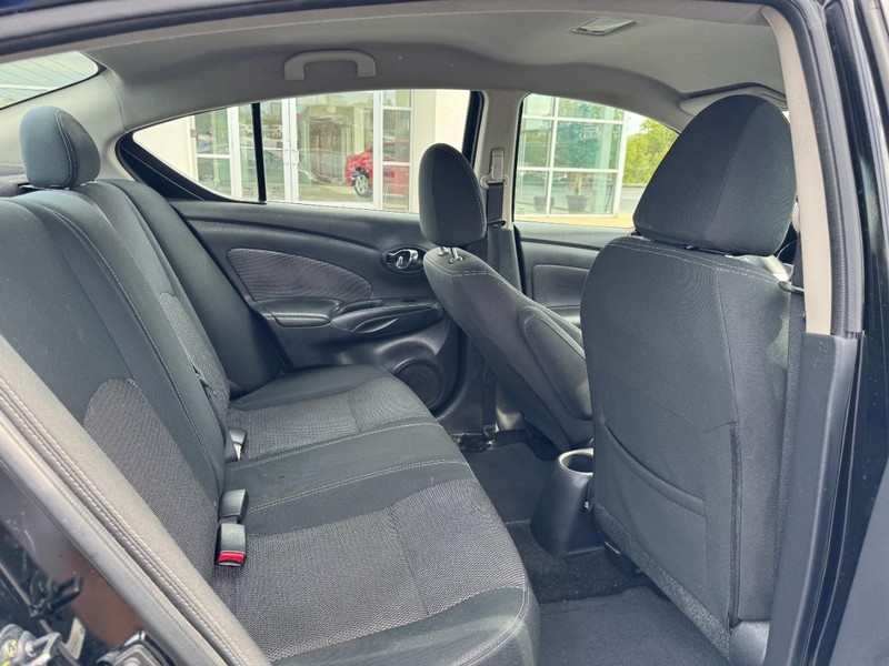 Nissan Versa Sedan Vehicle Image 09
