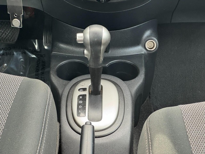Nissan Versa Sedan Vehicle Image 13