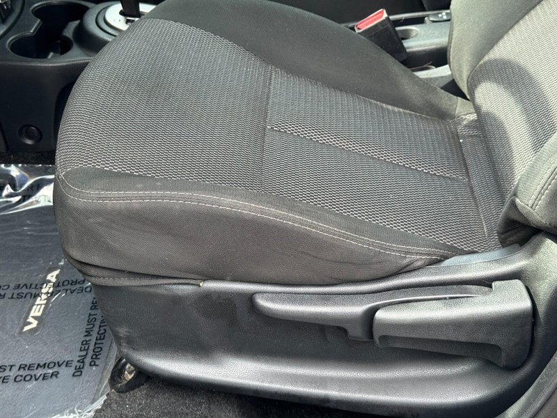 Nissan Versa Sedan Vehicle Image 21