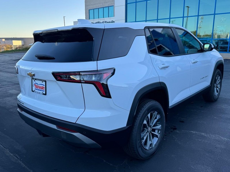 Chevrolet Equinox Vehicle Image 03