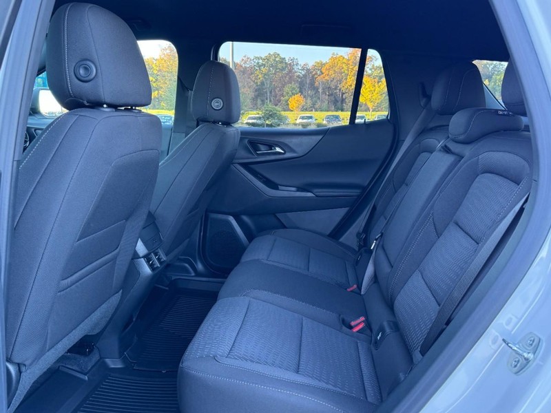 Chevrolet Equinox Vehicle Image 08