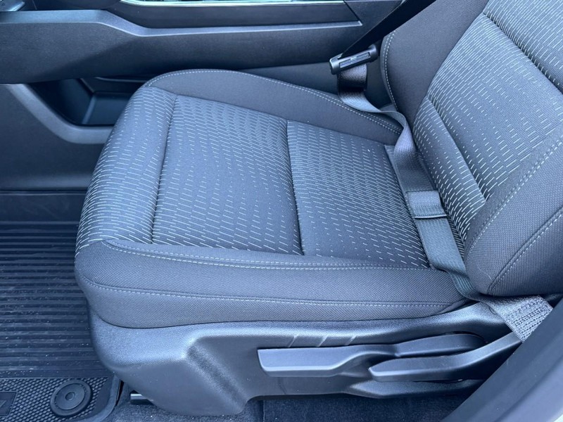 Chevrolet Equinox Vehicle Image 10