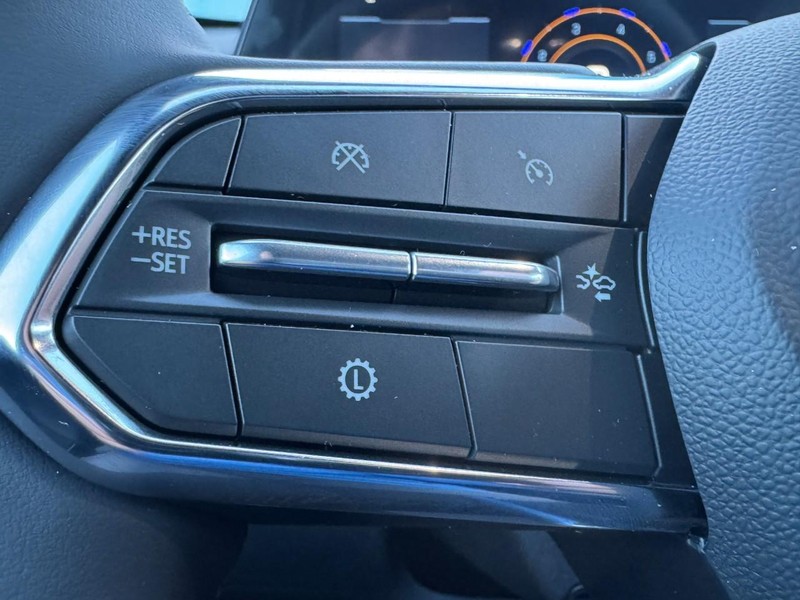 Chevrolet Equinox Vehicle Image 12