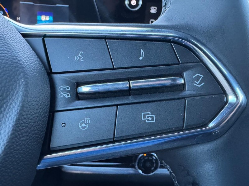 Chevrolet Equinox Vehicle Image 13