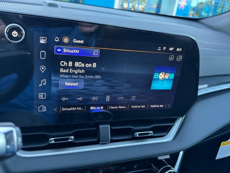 Chevrolet Equinox Vehicle Image 15