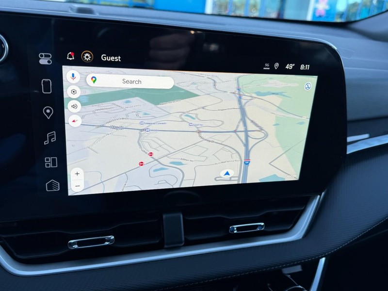 Chevrolet Equinox Vehicle Image 16