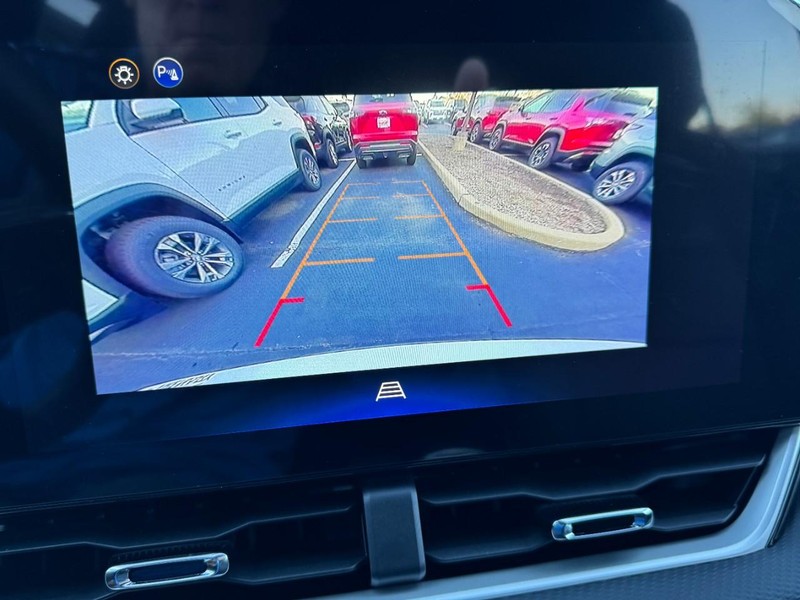 Chevrolet Equinox Vehicle Image 17