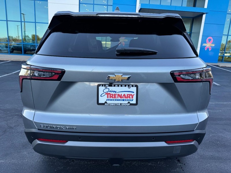 Chevrolet Equinox Vehicle Image 04