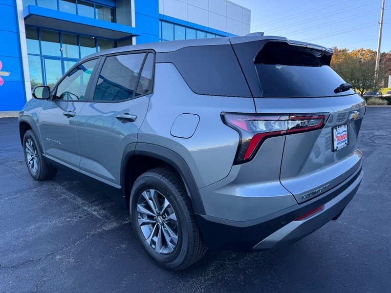 Chevrolet Equinox Vehicle Image 05