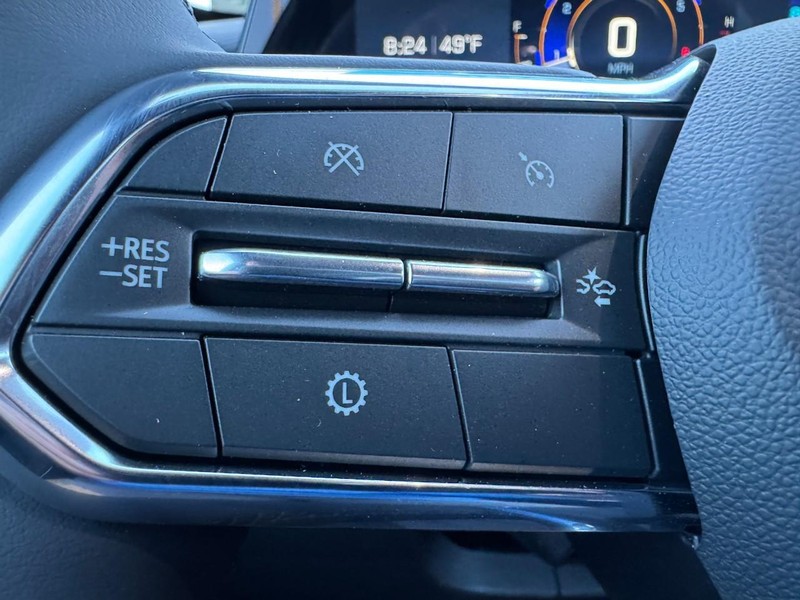 Chevrolet Equinox Vehicle Image 12