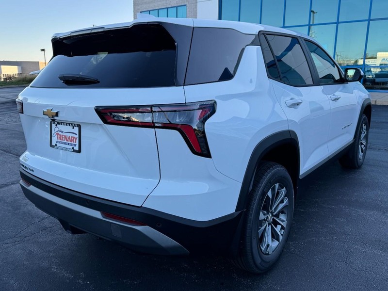 Chevrolet Equinox Vehicle Image 03