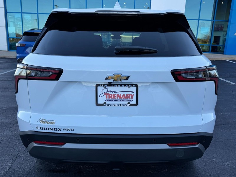 Chevrolet Equinox Vehicle Image 04