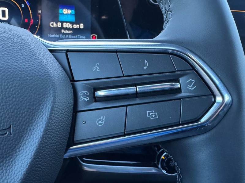 Chevrolet Equinox Vehicle Image 13