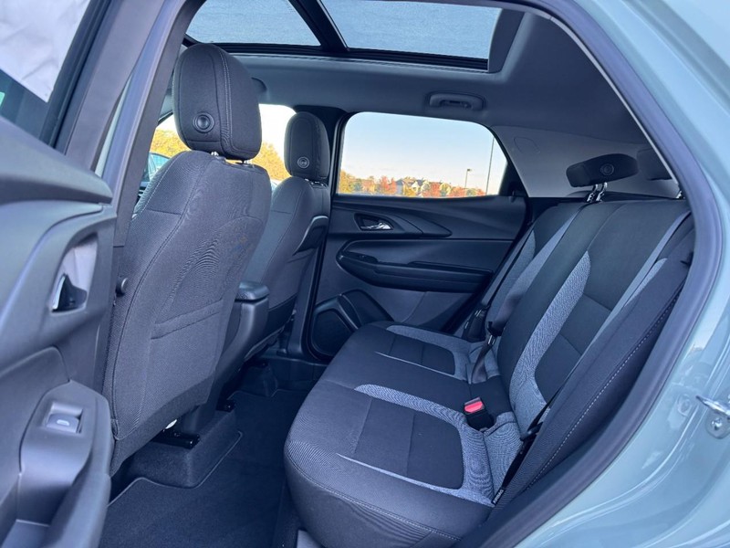 Chevrolet TrailBlazer Vehicle Image 08