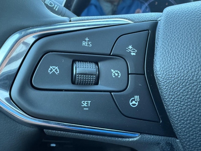 Chevrolet TrailBlazer Vehicle Image 13