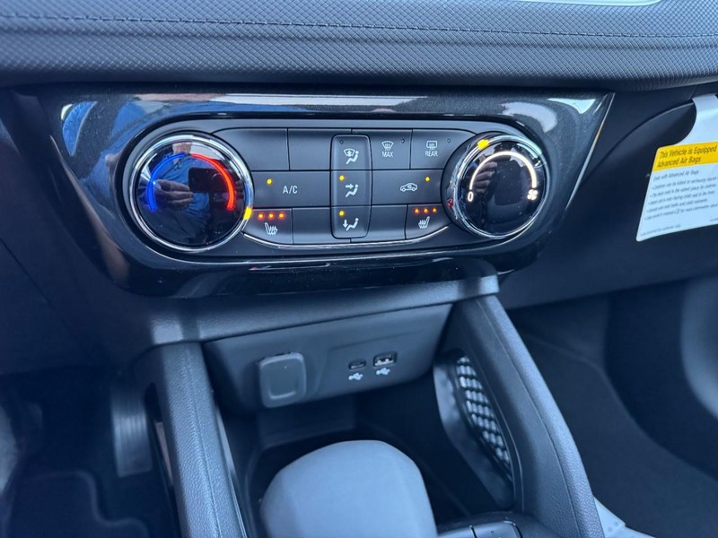 Chevrolet TrailBlazer Vehicle Image 15