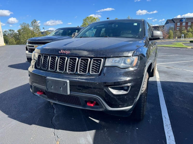 Jeep Grand Cherokee Vehicle Image 02