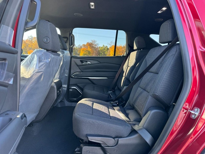 Chevrolet Traverse Vehicle Image 07