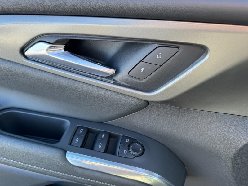 Chevrolet Traverse Vehicle Image 10