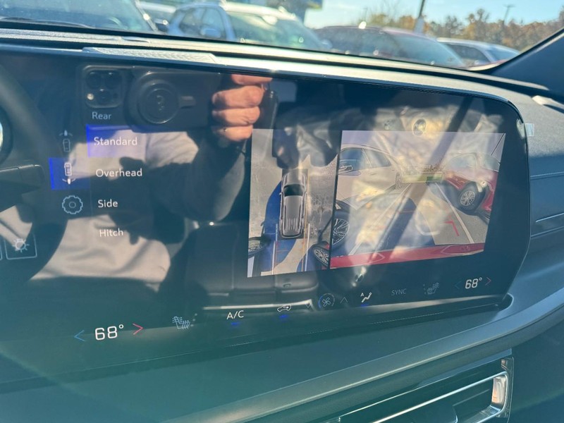 Chevrolet Traverse Vehicle Image 16