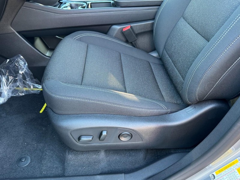 Chevrolet Traverse Vehicle Image 09