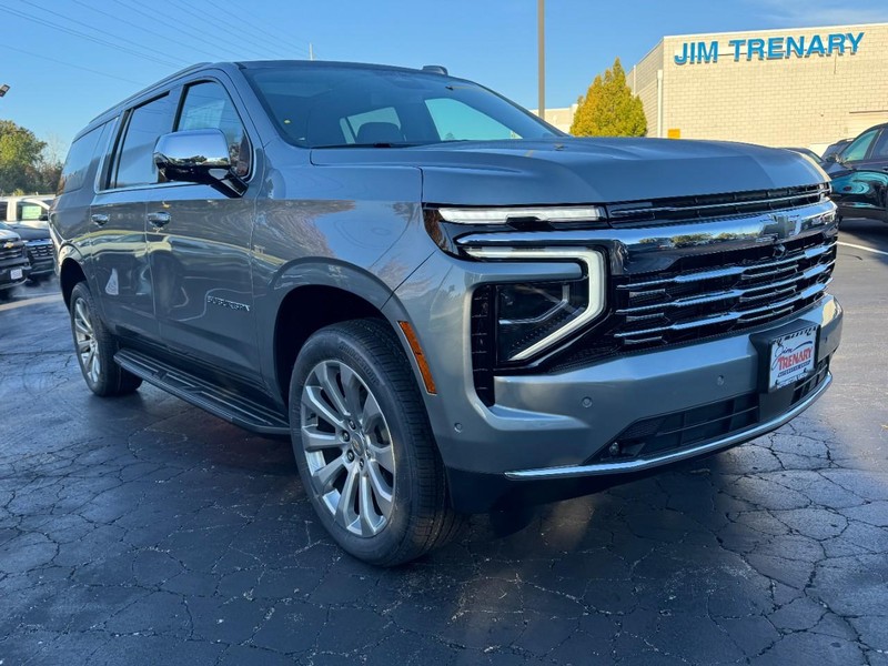 Chevrolet Suburban Vehicle Image 02