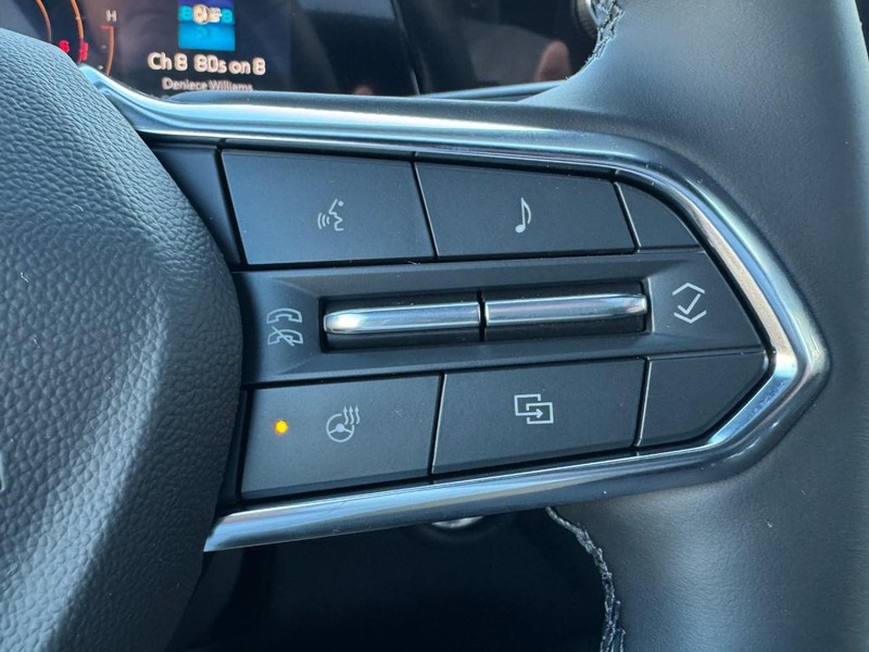 Chevrolet Suburban Vehicle Image 15