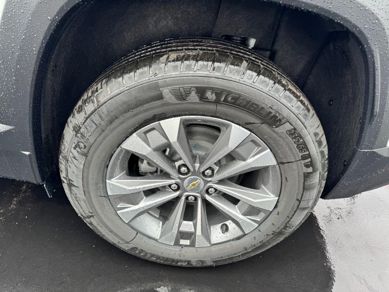 Chevrolet Equinox Vehicle Image 06