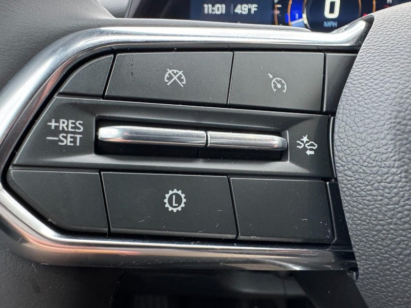 Chevrolet Equinox Vehicle Image 11