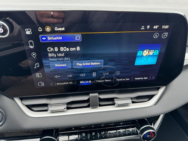 Chevrolet Equinox Vehicle Image 14