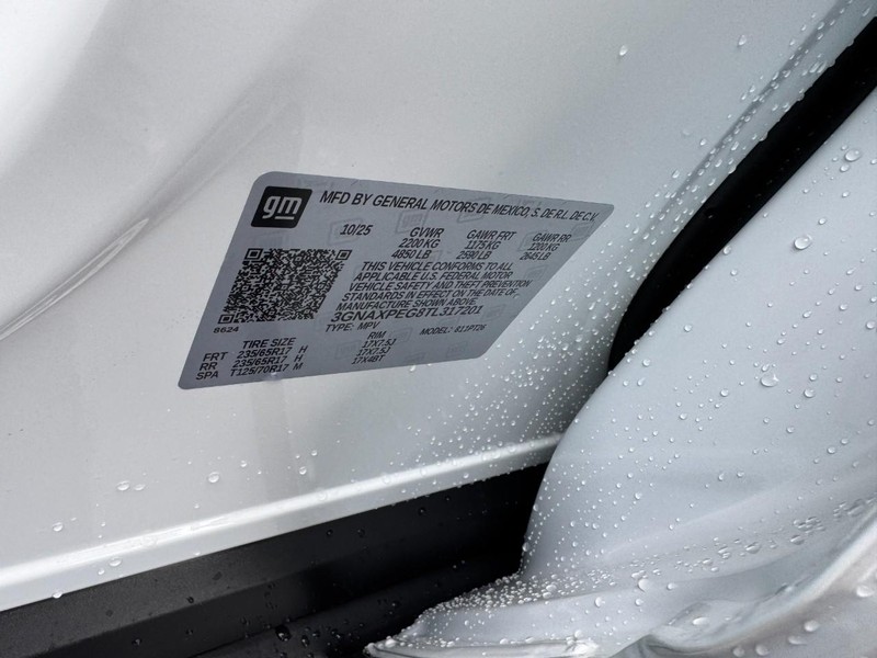 Chevrolet Equinox Vehicle Image 18