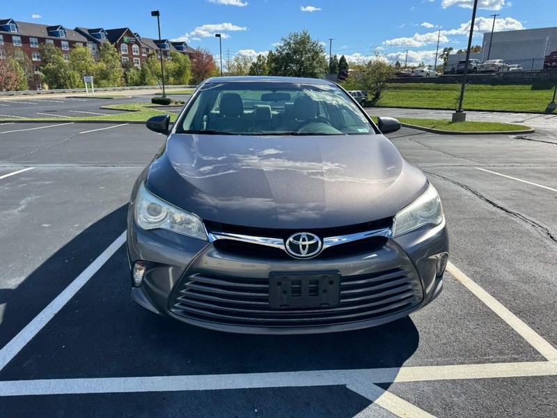 Toyota Camry Vehicle Image 03