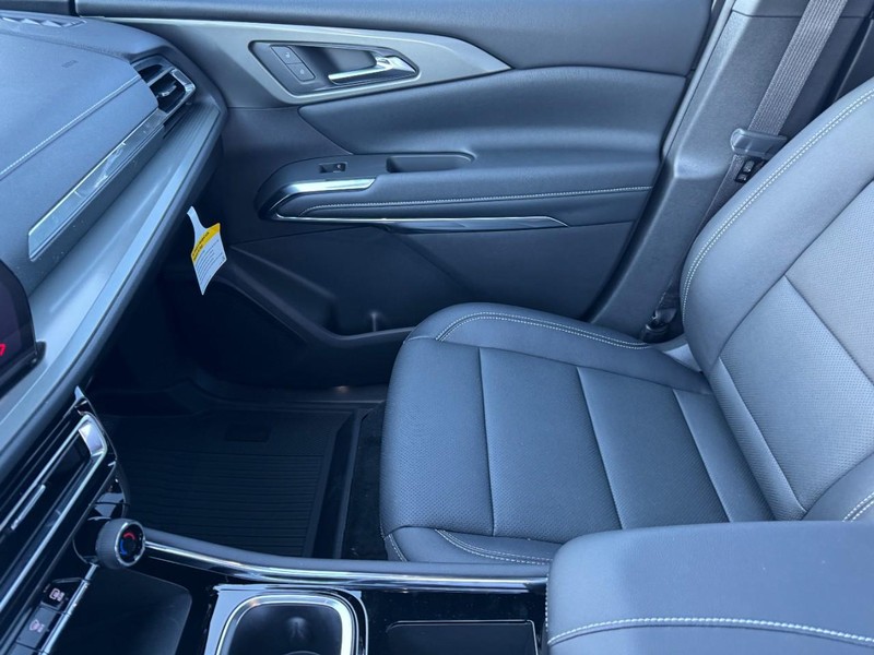 Chevrolet Traverse Vehicle Image 11