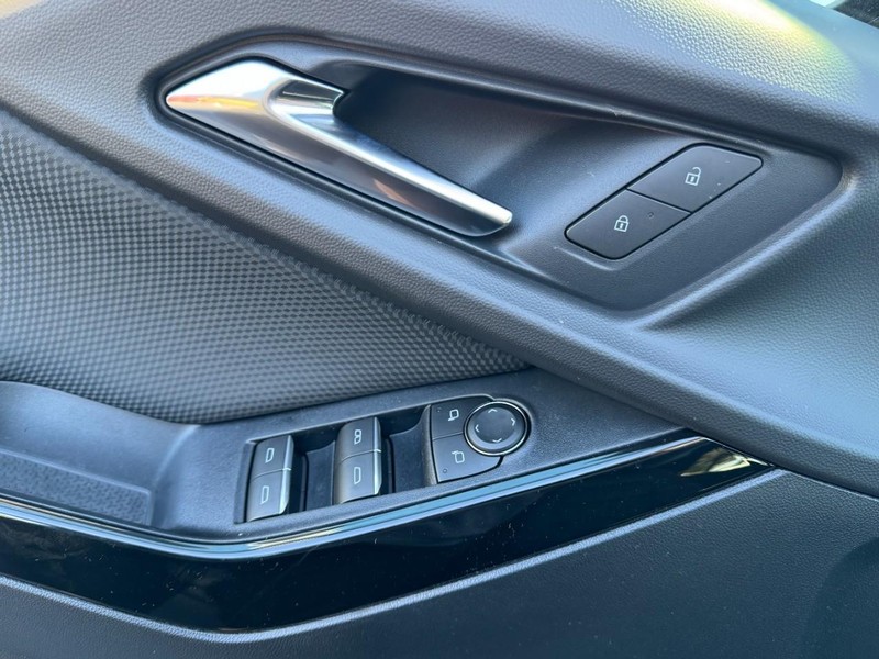 Chevrolet Equinox Vehicle Image 10