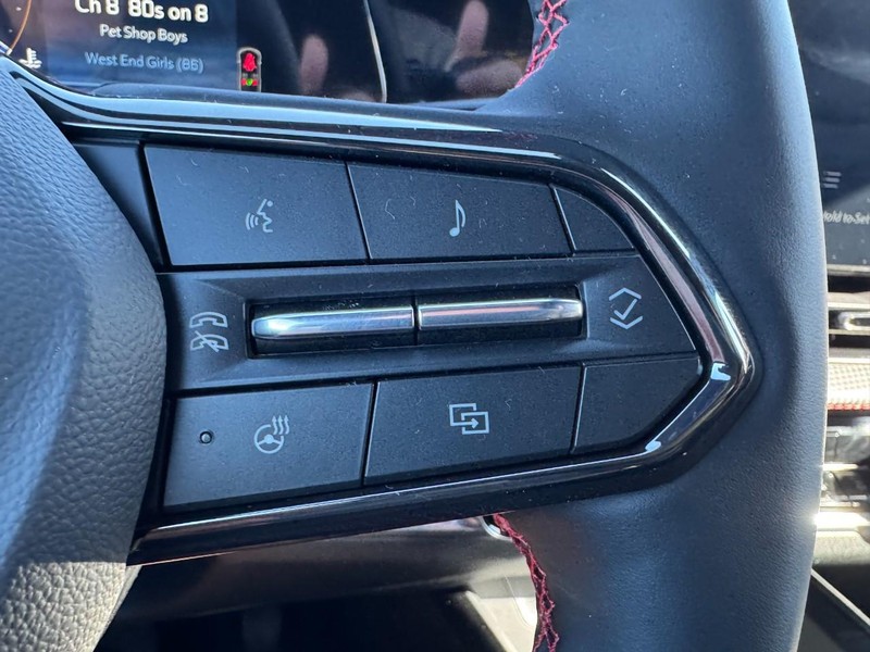 Chevrolet Equinox Vehicle Image 12