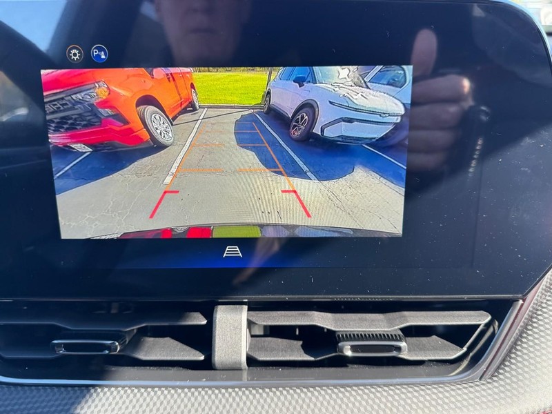 Chevrolet Equinox Vehicle Image 16