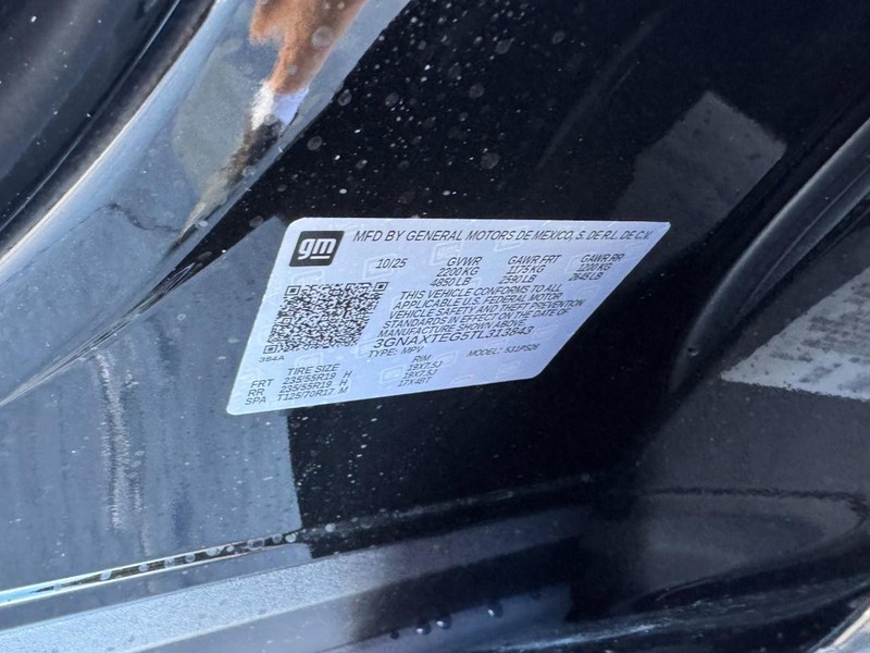 Chevrolet Equinox Vehicle Image 18