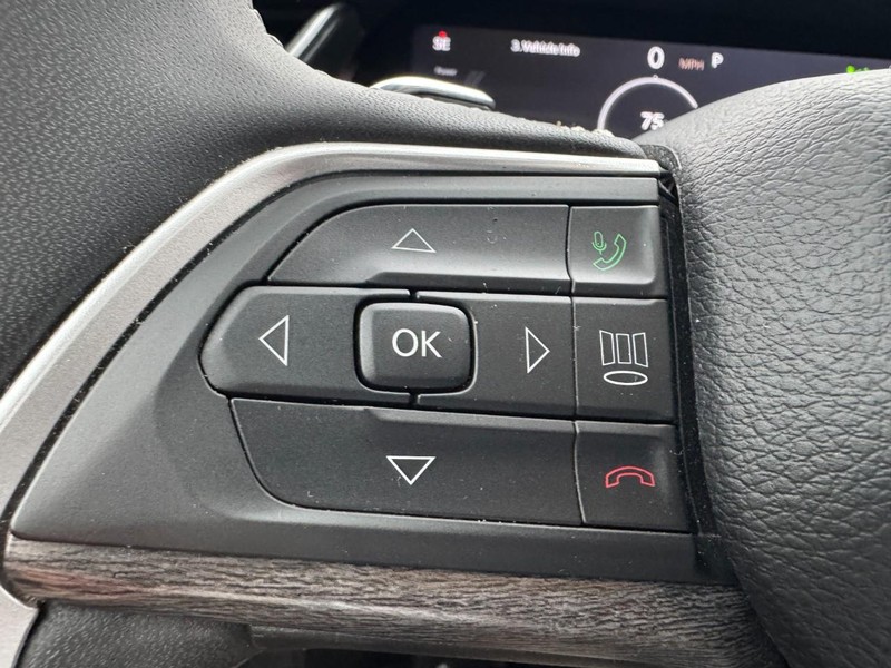 Jeep Grand Cherokee 4xe Vehicle Image 17