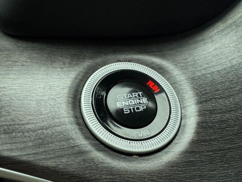 Jeep Grand Cherokee 4xe Vehicle Image 23