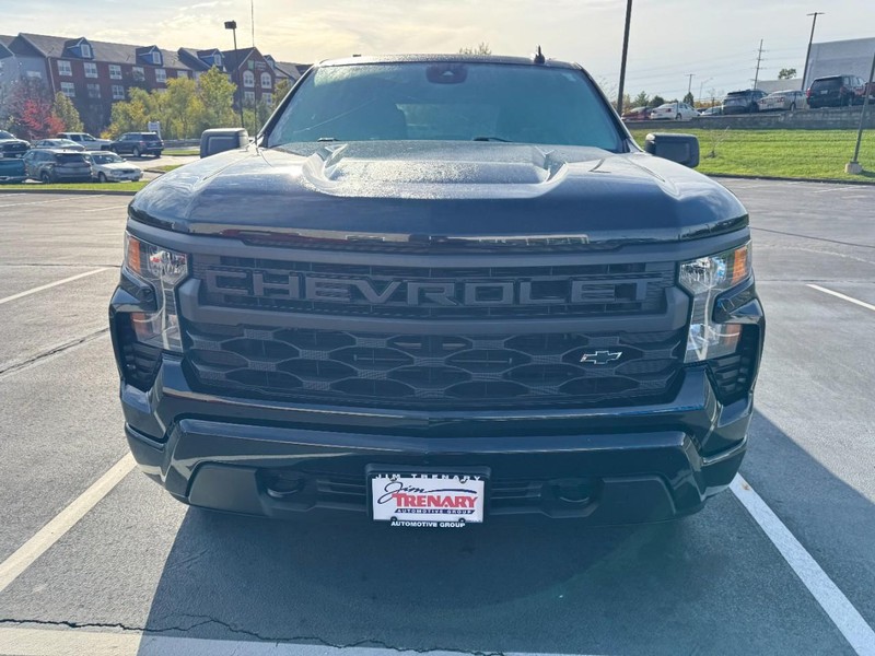 Chevrolet Silverado 1500 Vehicle Image 03